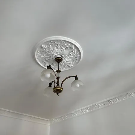 Trzecie Pietro 아파트