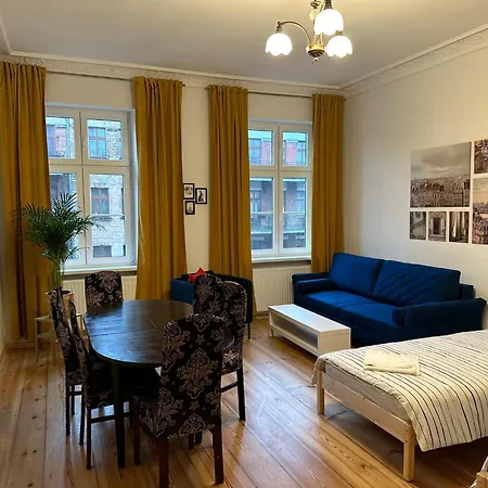 Trzecie Pietro Apartment