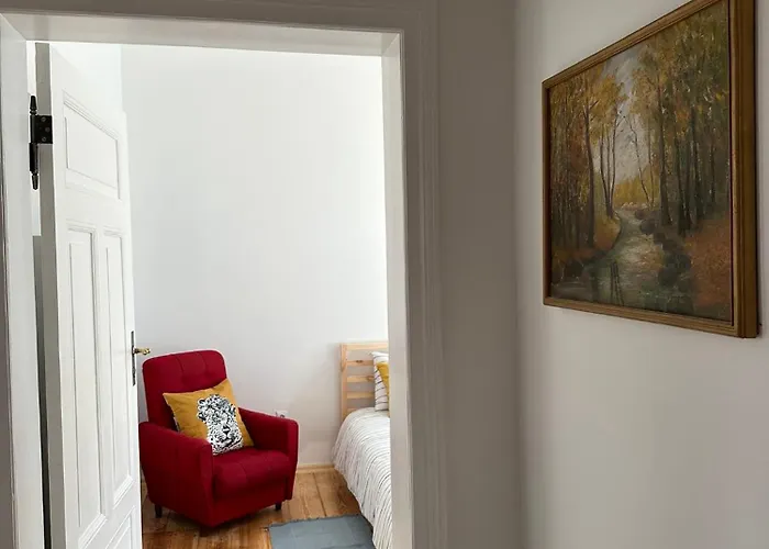 Trzecie Pietro 아파트 *